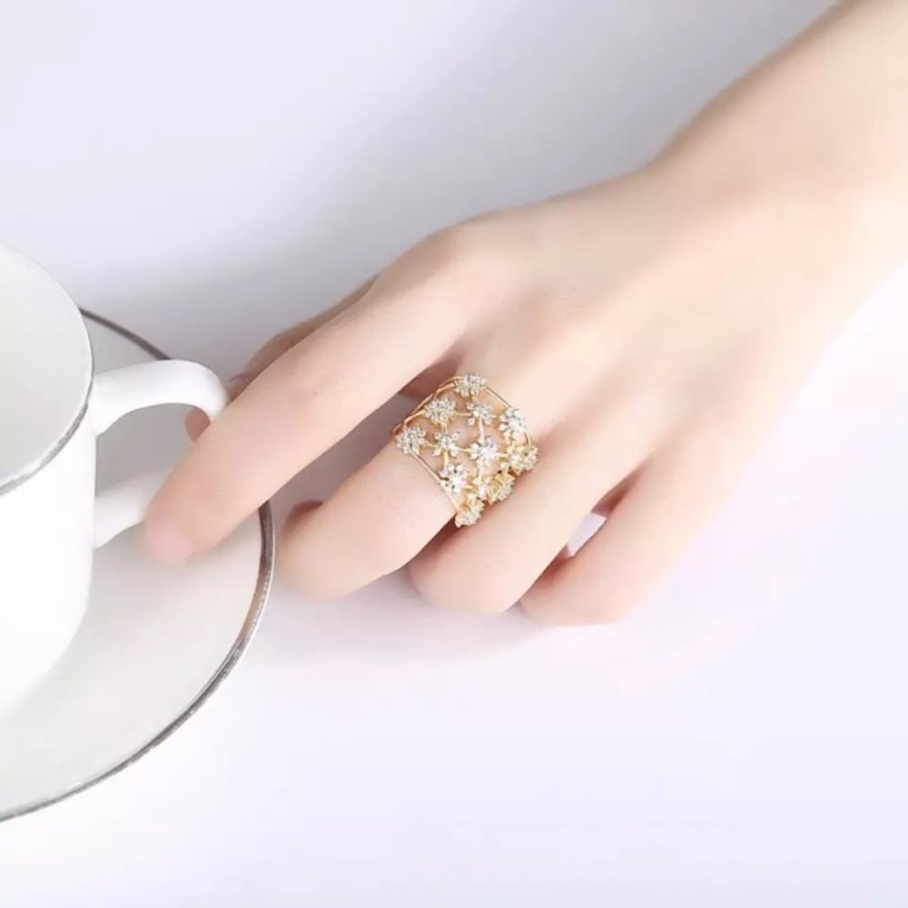 New Resizable Cocktail Flower Silver & Gold Rings - Picture 5 of 6